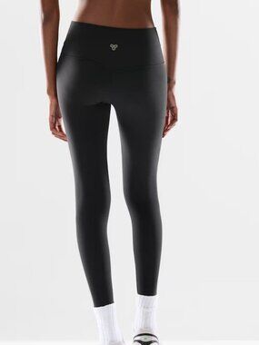 Aritzia Golden BUTTER Cheeky Hi-Rise 24" Legging